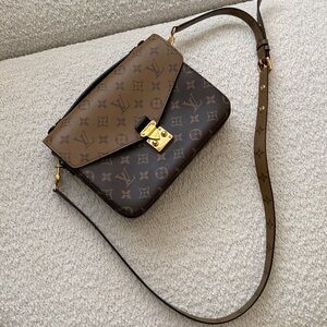 Louis Vuitton Pochette Métis Crossbody Bag- ULN